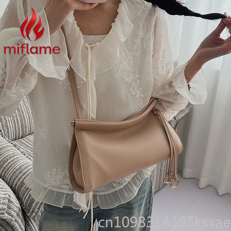 حقيبة كتف جلدية كلاسيكية بتصمي - مراجعة Structured Handbag Work وسعره