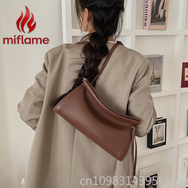 حقيبة كتف جلدية كلاسيكية بتصمي - مراجعة Structured Handbag Work وسعره